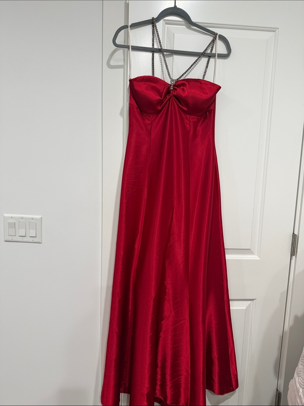Elegant Red Satin Evening Dress with Chain Straps